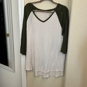American Eagle baseball tee